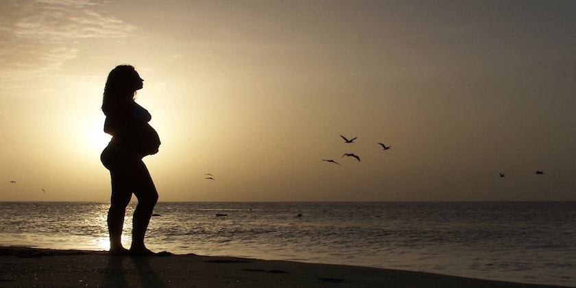 6 tips to booking a healthy vacation while pregnant